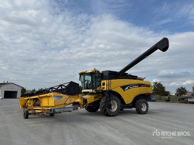 2003 New Holland CX8.80 Mietitrebbia - Moissonneuse-batteuse: photos 2 2003 New Holland CX8.80 Mietitrebbia - Moissonneuse-batteuse: photos 2