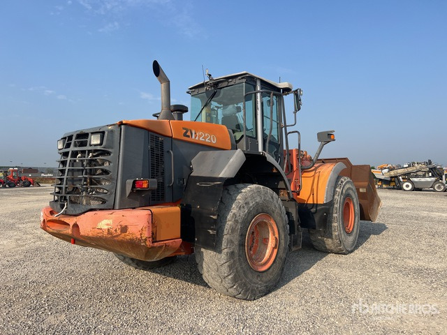 2008 Hitachi ZW220 Wheel Loader - Chargeuse sur pneus: photos 4 2008 Hitachi ZW220 Wheel Loader - Chargeuse sur pneus: photos 4