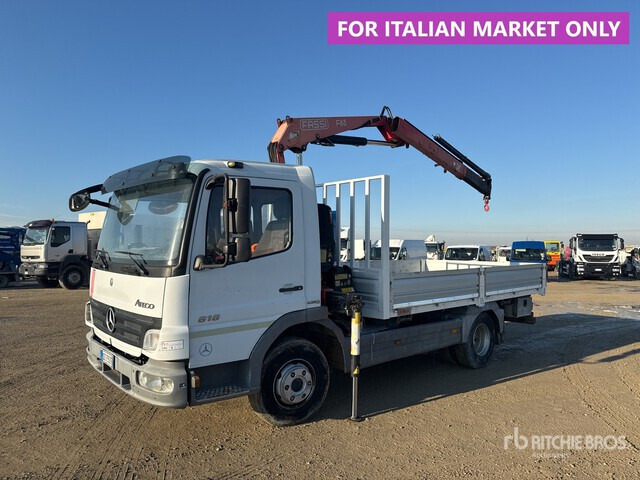2009 Mercedes-Benz MB 818 K 2009 Fassi F65A.23 2710 kg on 4x2 Flatbed Truck with Crane - Camion plateau, Camion grue: photos 2 2009 Mercedes-Benz MB 818 K 2009 Fassi F65A.23 2710 kg on 4x2 Flatbed Truck with Crane - Camion plateau, Camion grue: photos 2