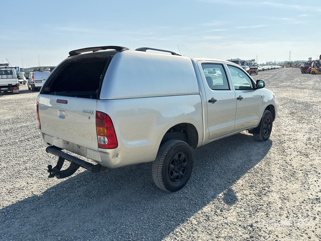 2010 Toyota Hylux 4x4 Crew Cab Pickup - Pick-up: photos 4 2010 Toyota Hylux 4x4 Crew Cab Pickup - Pick-up: photos 4
