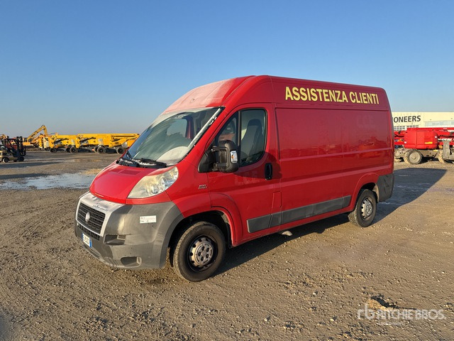 2011 Fiat Ducato Van Truck - Camion fourgon: photos 1 2011 Fiat Ducato Van Truck - Camion fourgon: photos 1