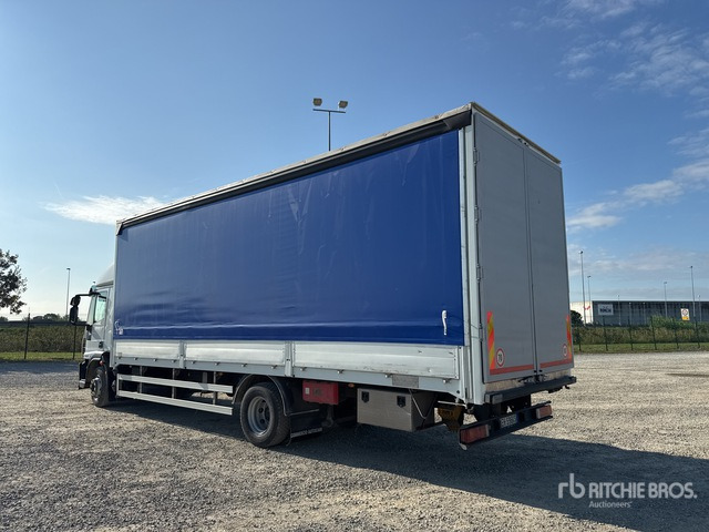 2011 Iveco Eurocargo 160E28 4x2 Curtain Side Truck - Camion à rideaux coulissants: photos 3 2011 Iveco Eurocargo 160E28 4x2 Curtain Side Truck - Camion à rideaux coulissants: photos 3