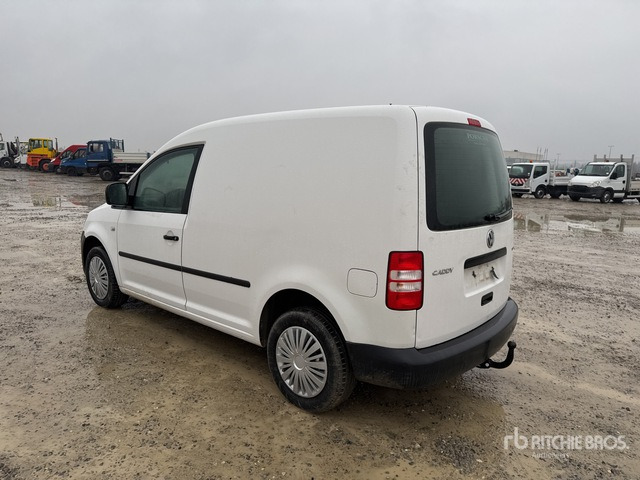 2011 Volkswagen Caddy CNG Van Truck - Camion fourgon: photos 2 2011 Volkswagen Caddy CNG Van Truck - Camion fourgon: photos 2