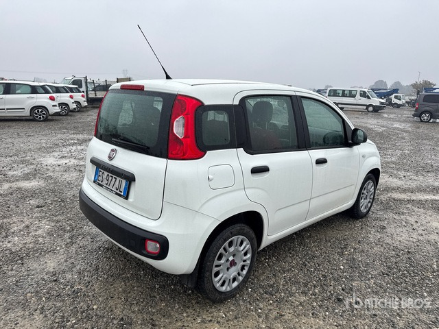 2013 Fiat Panda Automobile - Voiture: photos 3 2013 Fiat Panda Automobile - Voiture: photos 3