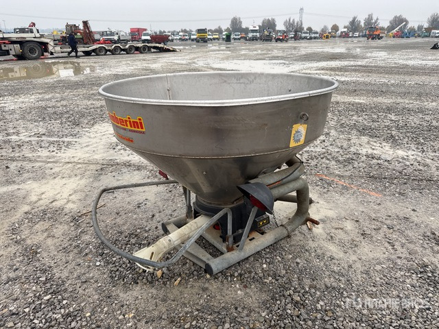 2014 Gamberini MGO 650 Fertilizer Spreader - Distributeur d'engrais: photos 3 2014 Gamberini MGO 650 Fertilizer Spreader - Distributeur d'engrais: photos 3