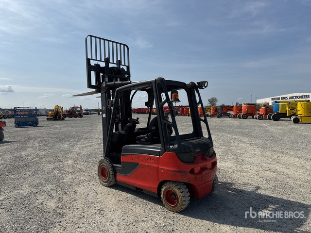 2014 Linde E30L-01 3000 kg Electric Forklift - Chariot élévateur électrique: photos 3 2014 Linde E30L-01 3000 kg Electric Forklift - Chariot élévateur électrique: photos 3