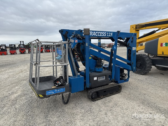 2015 CTE Traccess 135 Crawler (Inoperable) Articulating Boom Lift - Nacelle articulée: photos 2 2015 CTE Traccess 135 Crawler (Inoperable) Articulating Boom Lift - Nacelle articulée: photos 2