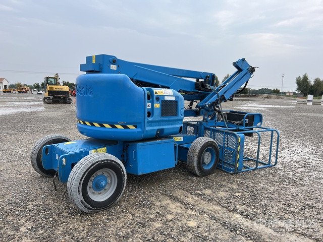 2015 Genie Z4525J (Inoperable) Articulating Boom Lift - Nacelle articulée: photos 4 2015 Genie Z4525J (Inoperable) Articulating Boom Lift - Nacelle articulée: photos 4