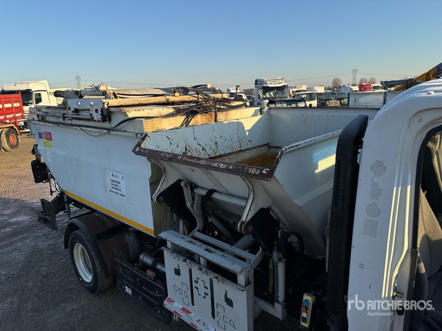 2015 Isuzu P75 Waste Collection Truck - Benne à ordures ménagères: photos 4 2015 Isuzu P75 Waste Collection Truck - Benne à ordures ménagères: photos 4