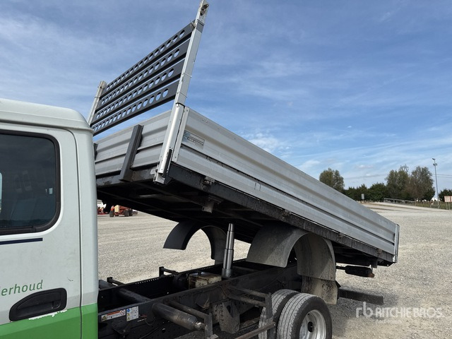 2015 Mitsubishi Canter Crew Cab Dump Truck: Light Duty - Camion benne: photos 5 2015 Mitsubishi Canter Crew Cab Dump Truck: Light Duty - Camion benne: photos 5
