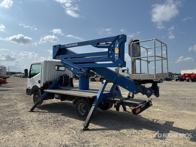2017 Nissan Cabstar Cabstar 35.12 2017 Socage DA 324 24 m on Bucket Truck - Camion avec nacelle: photos 3 2017 Nissan Cabstar Cabstar 35.12 2017 Socage DA 324 24 m on Bucket Truck - Camion avec nacelle: photos 3