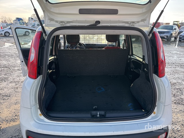 2019 Fiat Panda BERLINA 900CC 85CV VAN EU6D 4X4 ... Van Truck - Camion fourgon: photos 4 2019 Fiat Panda BERLINA 900CC 85CV VAN EU6D 4X4 ... Van Truck - Camion fourgon: photos 4