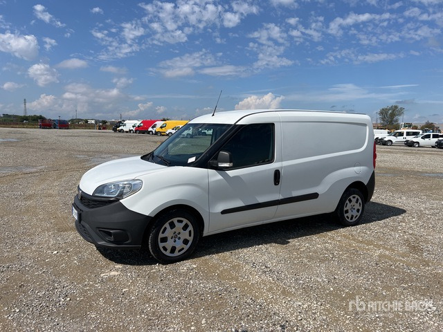 2020 Fiat Doblo CARGO MAXI 1.6 MJET 120CV LOUNGE Van Truck - Fourgonnette: photos 1 2020 Fiat Doblo CARGO MAXI 1.6 MJET 120CV LOUNGE Van Truck - Fourgonnette: photos 1