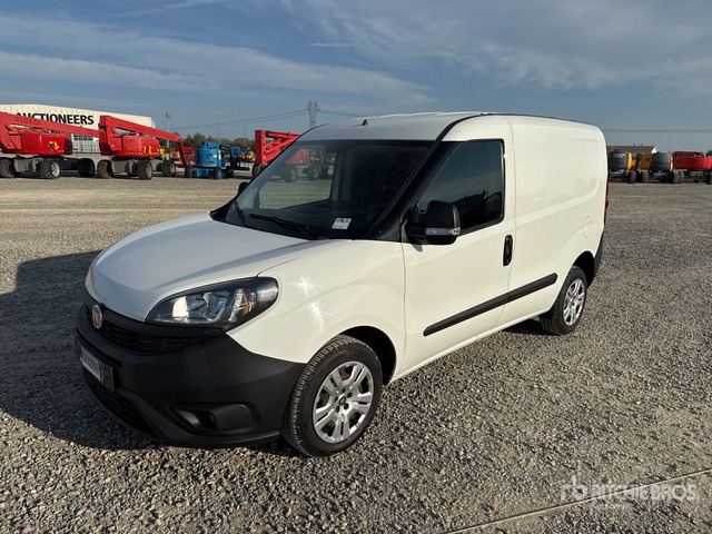 2021 Fiat Doblo CARGO CH1 LOUNGE 1.3 MJET 95CV ... Van Truck - Fourgonnette: photos 1 2021 Fiat Doblo CARGO CH1 LOUNGE 1.3 MJET 95CV ... Van Truck - Fourgonnette: photos 1