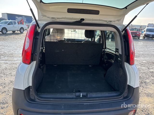 2021 Fiat Panda 900CC 85CV VAN E6D SeS 4X4 2P Van Truck - Camion fourgon: photos 4 2021 Fiat Panda 900CC 85CV VAN E6D SeS 4X4 2P Van Truck - Camion fourgon: photos 4