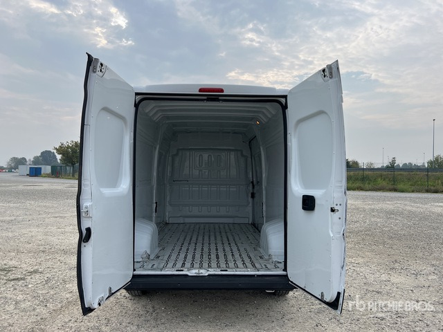 2021 Peugeot Boxer 333 L3H2 2.2 BLUEHDI 140CV S&S Van Truck - Fourgon utilitaire: photos 4 2021 Peugeot Boxer 333 L3H2 2.2 BLUEHDI 140CV S&S Van Truck - Fourgon utilitaire: photos 4