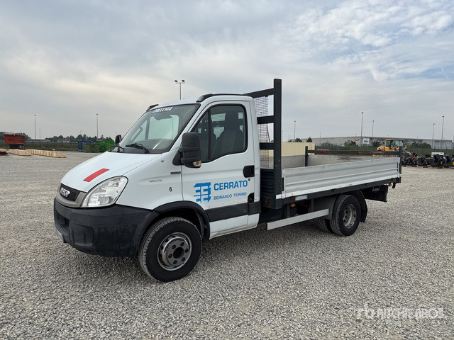 Iveco Daily 65C15 Flatbed Truck - Camion plateau: photos 1 Iveco Daily 65C15 Flatbed Truck - Camion plateau: photos 1