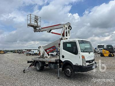 NISSAN CABSTAR 35.11 2007 Multitel Pagliero MX200 20 ... - Camion avec nacelle: photos 4 NISSAN CABSTAR 35.11 2007 Multitel Pagliero MX200 20 ... - Camion avec nacelle: photos 4