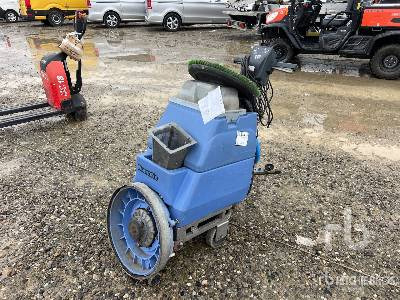 NUMATIC TT345S - Balayeuse industrielle: photos 1 NUMATIC TT345S - Balayeuse industrielle: photos 1