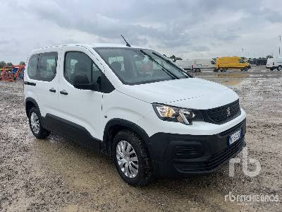 PEUGEOT RIFTER 1.5 BLUEHDI ACTIVE S&S 100CV - Voiture: photos 4 PEUGEOT RIFTER 1.5 BLUEHDI ACTIVE S&S 100CV - Voiture: photos 4
