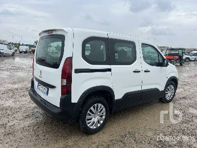 PEUGEOT RIFTER 1.5 BLUEHDI ACTIVE S&S 100CV - Voiture: photos 3 PEUGEOT RIFTER 1.5 BLUEHDI ACTIVE S&S 100CV - Voiture: photos 3