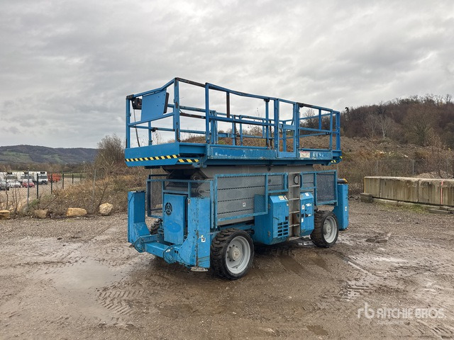2006 Genie GS-5390 4x4 Diesel Nacelle Ciseau Scissor Lift - Nacelle ciseaux: photos 1 2006 Genie GS-5390 4x4 Diesel Nacelle Ciseau Scissor Lift - Nacelle ciseaux: photos 1