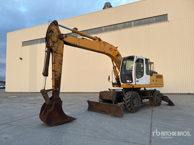 2010 Liebherr A904C-Litronic Pelle Sur Pneus Wheel Excavator - Pelle sur pneus: photos 1 2010 Liebherr A904C-Litronic Pelle Sur Pneus Wheel Excavator - Pelle sur pneus: photos 1