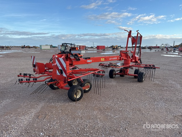 2011 Kuhn GA 6002 6 m Semi-Mount 2 Rotor Andaineur Hay Rake - Faneuse: photos 3 2011 Kuhn GA 6002 6 m Semi-Mount 2 Rotor Andaineur Hay Rake - Faneuse: photos 3