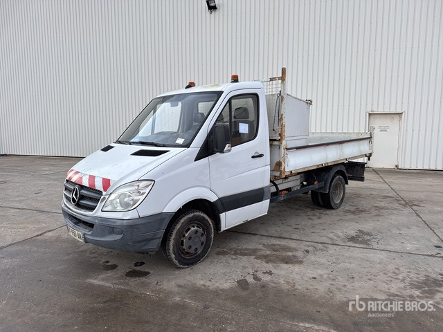 2011 Mercedes-Benz Sprinter 4x2 Camion Benne Dump Truck: Light Duty - Camion benne: photos 1 2011 Mercedes-Benz Sprinter 4x2 Camion Benne Dump Truck: Light Duty - Camion benne: photos 1
