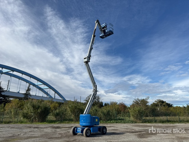 2012 Genie Z45/25J 2WD Electric Nacelle Articulee ... Articulating Boom Lift - Nacelle articulée: photos 2 2012 Genie Z45/25J 2WD Electric Nacelle Articulee ... Articulating Boom Lift - Nacelle articulée: photos 2
