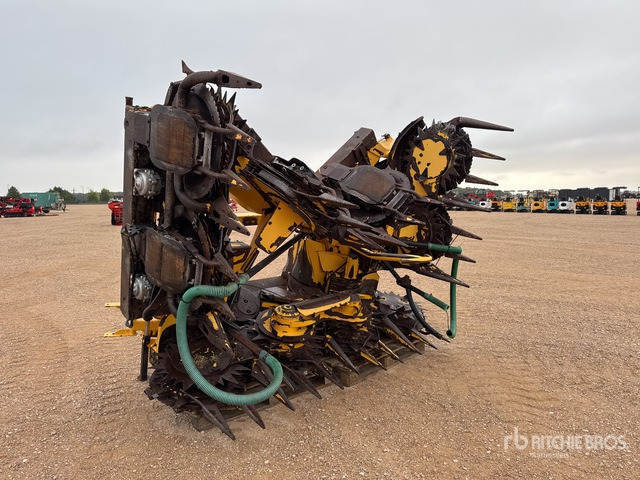 2014 New Holland 750SFIE Bec A Mais 10 Rangs 10 Row Corn Forage Harvester Header - Cueilleur de maïs: photos 2 2014 New Holland 750SFIE Bec A Mais 10 Rangs 10 Row Corn Forage Harvester Header - Cueilleur de maïs: photos 2