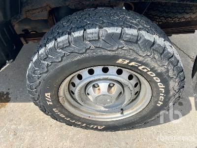 Camion plateau ISUZU 4x4 Crew Cab Pick-up: photos 22