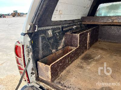 Camion plateau ISUZU 4x4 Crew Cab Pick-up: photos 18