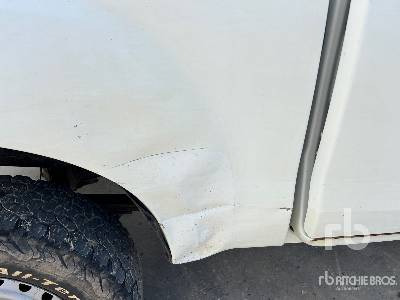 Camion plateau ISUZU 4x4 Crew Cab Pick-up: photos 27