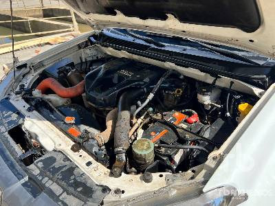 Camion plateau ISUZU 4x4 Crew Cab Pick-up: photos 11