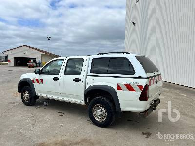 ISUZU D-MAX 4x4 Crew Cab - Pick-up: photos 2 ISUZU D-MAX 4x4 Crew Cab - Pick-up: photos 2