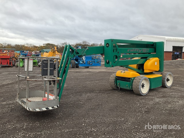 2008 Nifty-Lift HR17 2WD Electric (Inoperable) Articulating Boom Lift - Nacelle articulée: photos 1 2008 Nifty-Lift HR17 2WD Electric (Inoperable) Articulating Boom Lift - Nacelle articulée: photos 1