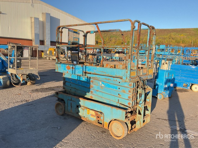2011 Genie GS3246 2011 Genie GS3246 Scissor Lift Scissor Lift - Nacelle ciseaux: photos 3 2011 Genie GS3246 2011 Genie GS3246 Scissor Lift Scissor Lift - Nacelle ciseaux: photos 3