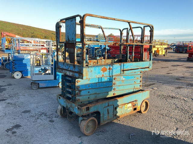 2011 Genie GS3246 2011 Genie GS3246 Scissor Lift Scissor Lift - Nacelle ciseaux: photos 4 2011 Genie GS3246 2011 Genie GS3246 Scissor Lift Scissor Lift - Nacelle ciseaux: photos 4