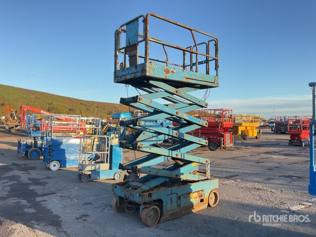 2011 Genie GS3246 2011 Genie GS3246 Scissor Lift Scissor Lift - Nacelle ciseaux: photos 1 2011 Genie GS3246 2011 Genie GS3246 Scissor Lift Scissor Lift - Nacelle ciseaux: photos 1