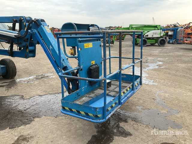 2012 Genie Z45/25J 2WD Hybrid Articulating Boom Lift - Nacelle articulée: photos 4 2012 Genie Z45/25J 2WD Hybrid Articulating Boom Lift - Nacelle articulée: photos 4
