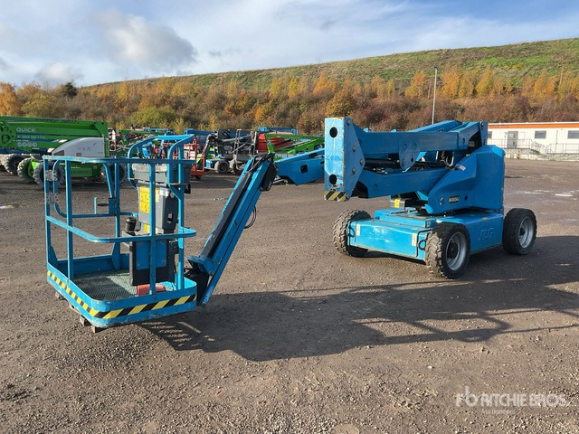 2012 JLG M450AJ 2WD Hybrid Articulating Boom Lift - Nacelle articulée: photos 5 2012 JLG M450AJ 2WD Hybrid Articulating Boom Lift - Nacelle articulée: photos 5