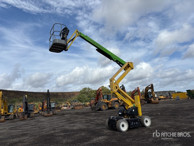 Nacelle articulée 2013 Nifty-Lift HR15NDE 2WD Hybrid Articulating Boom Lift: photos 1