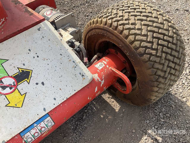 2014 Nifty-Lift HR12NDE 2WD Hybrid (Inoperable) Articulating Boom Lift - Nacelle articulée: photos 5 2014 Nifty-Lift HR12NDE 2WD Hybrid (Inoperable) Articulating Boom Lift - Nacelle articulée: photos 5