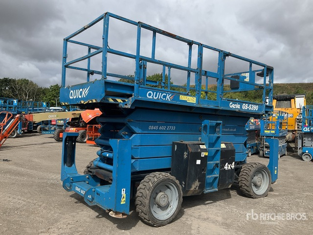 2015 Genie GS-5390 4x4 Diesel Scissor Lift - Nacelle ciseaux: photos 3 2015 Genie GS-5390 4x4 Diesel Scissor Lift - Nacelle ciseaux: photos 3