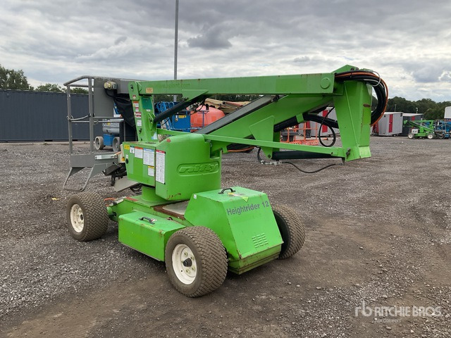 2015 Nifty-Lift HR12NDE 2WD Hybrid Articulating Boom Lift - Nacelle articulée: photos 3 2015 Nifty-Lift HR12NDE 2WD Hybrid Articulating Boom Lift - Nacelle articulée: photos 3