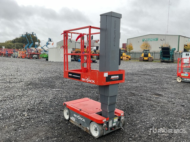 2015 Skyjack SJ16 2015 Skyjack SJ16 Vertical Mast Lift Vertical Mast Lift - Nacelle à mât vertical: photos 4 2015 Skyjack SJ16 2015 Skyjack SJ16 Vertical Mast Lift Vertical Mast Lift - Nacelle à mât vertical: photos 4