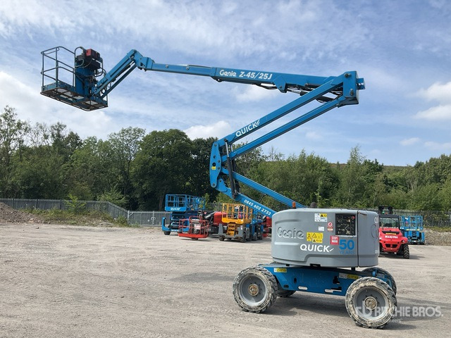 2016 Genie Z45/25J 4WD Diesel Articulating Boom Lift - Nacelle articulée: photos 2 2016 Genie Z45/25J 4WD Diesel Articulating Boom Lift - Nacelle articulée: photos 2