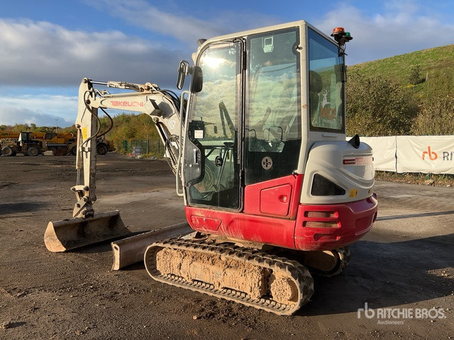 2017 Takeuchi TB230 Mini Excavator: <6.6t - Mini pelle: photos 4 2017 Takeuchi TB230 Mini Excavator: <6.6t - Mini pelle: photos 4