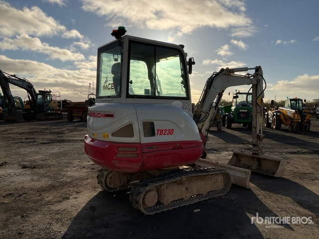 2017 Takeuchi TB230 Mini Excavator: <6.6t - Mini pelle: photos 3 2017 Takeuchi TB230 Mini Excavator: <6.6t - Mini pelle: photos 3